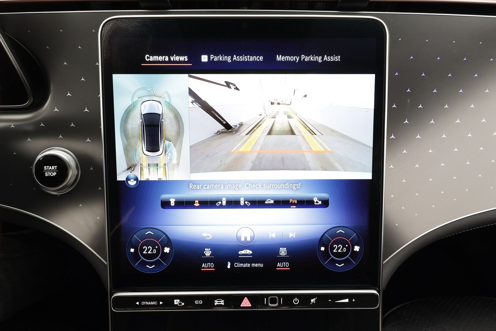 MERCEDES-BENZ EQE 2022 350+ - | Distronic+ | Burmester / 360° | Ilmastoidut muistinahat | Digital Light | Panorama | HUD / Airmatic | Keyless | Akuston esilämmitys | Ratinlämmitin | Merkkihuollettu | Supervarusteet 
