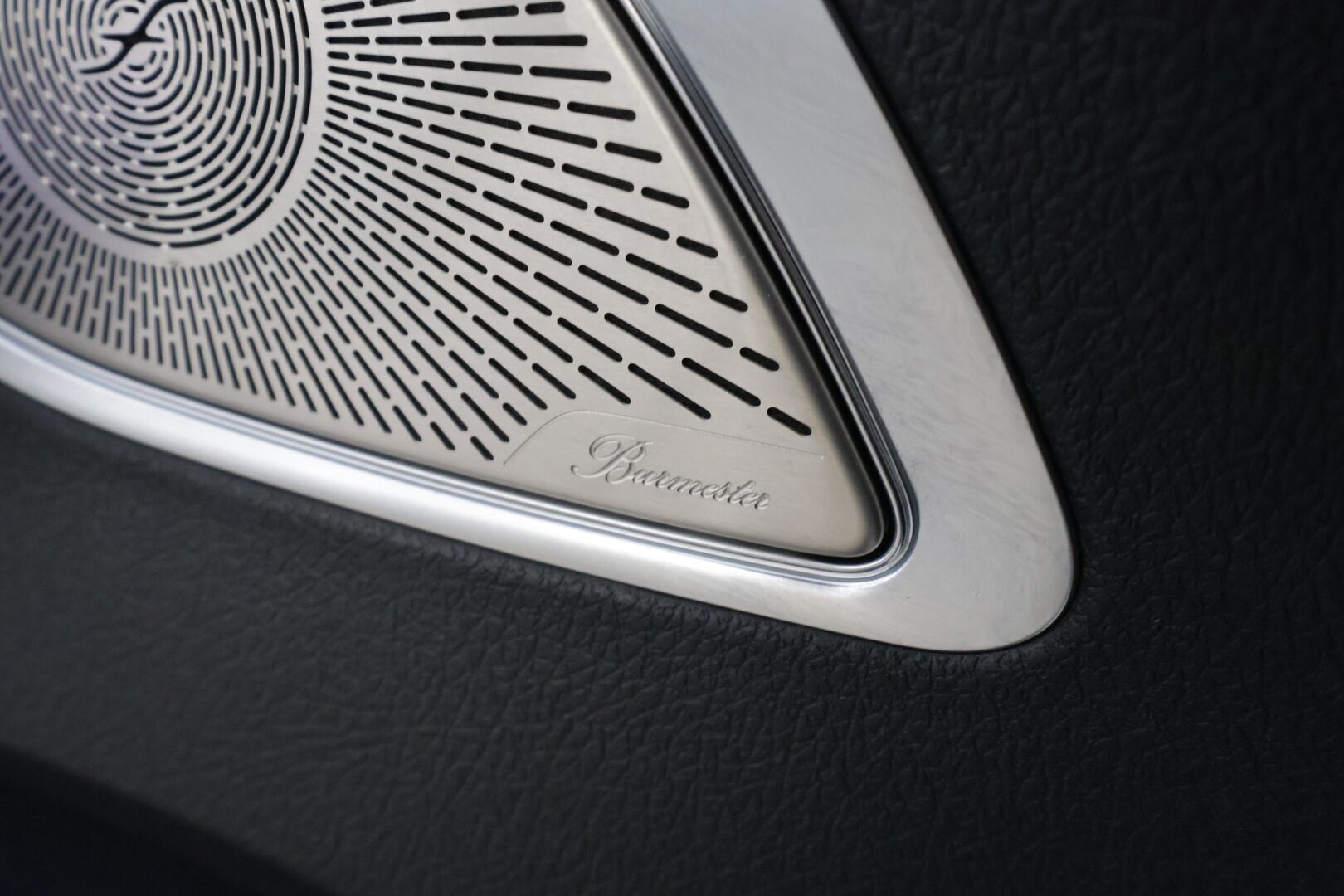 MERCEDES-BENZ EQE 2022 350+ - | Distronic+ | Burmester / 360° | Ilmastoidut muistinahat | Digital Light | Panorama | HUD / Airmatic | Keyless | Akuston esilämmitys | Ratinlämmitin | Merkkihuollettu | Supervarusteet 