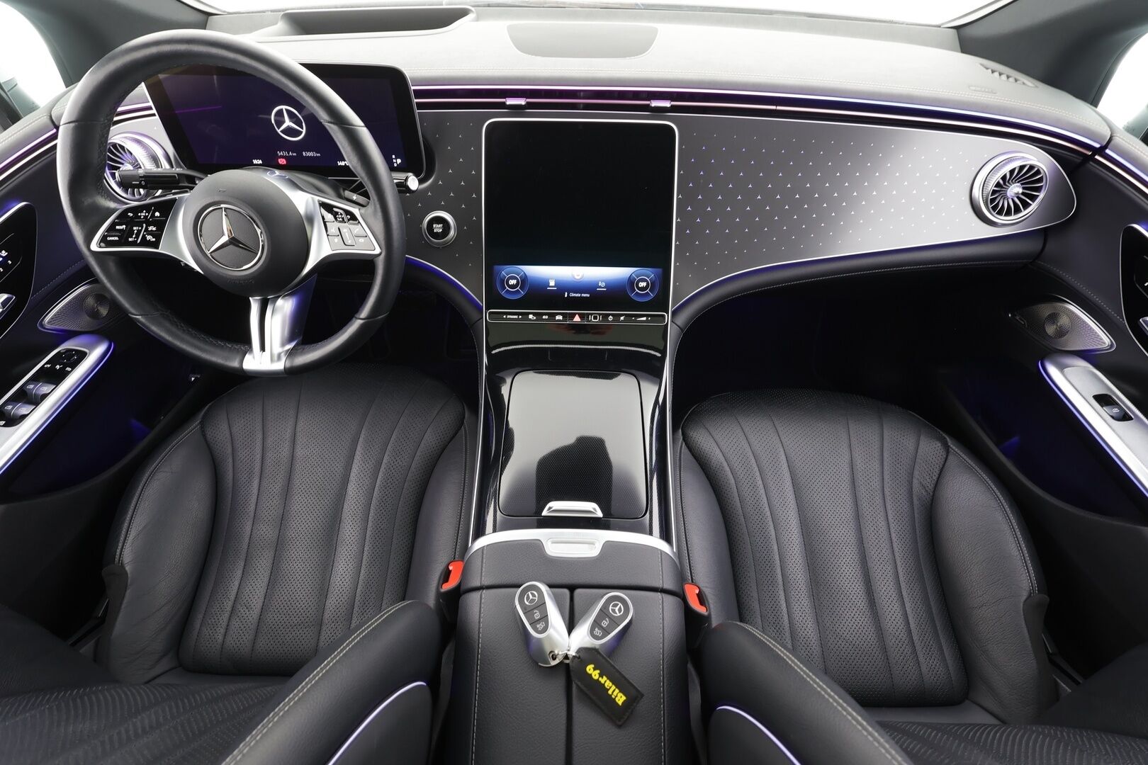 MERCEDES-BENZ EQE 2022 350+ - | Distronic+ | Burmester / 360° | Ilmastoidut muistinahat | Digital Light | Panorama | HUD / Airmatic | Keyless | Akuston esilämmitys | Ratinlämmitin | Merkkihuollettu | Supervarusteet 