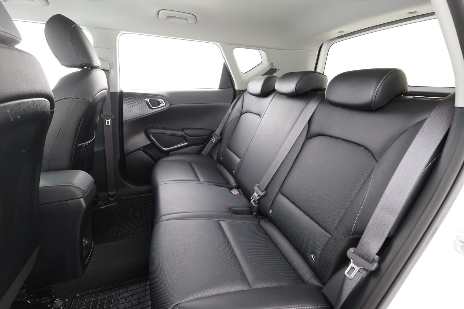 KIA E-SOUL 2021 Electro 64 kWh 204 hv Spirit - ACC | ILP | H&K | HUD | Ilmastoidut nahat | Navi | LED | P.Kamera | Sähköpenkit | Ratinlämmitin | Merkkihuollettu | Huippuvarusteet