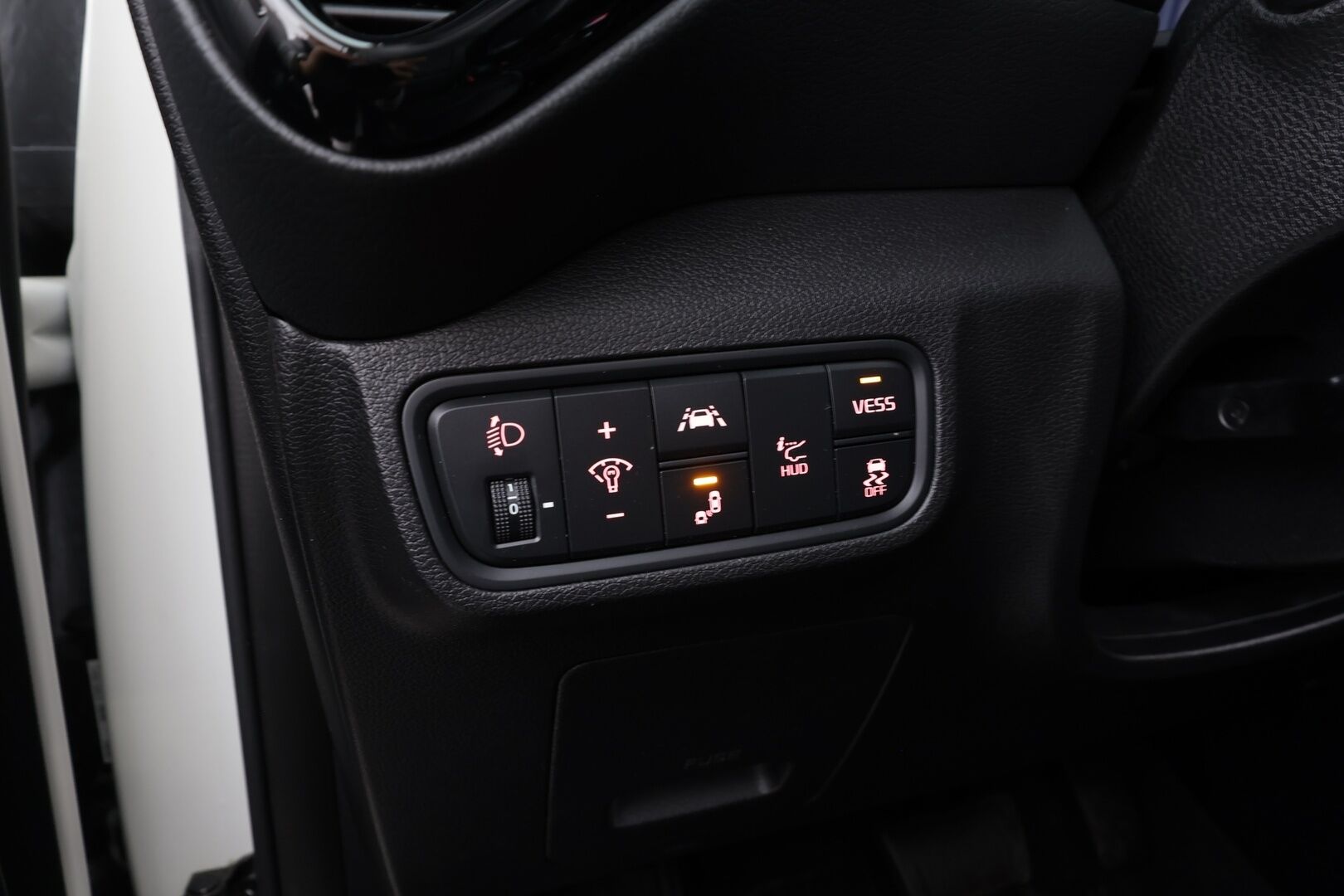 KIA E-SOUL 2021 Electro 64 kWh 204 hv Spirit - ACC | ILP | H&K | HUD | Ilmastoidut nahat | Navi | LED | P.Kamera | Sähköpenkit | Ratinlämmitin | Merkkihuollettu | Huippuvarusteet