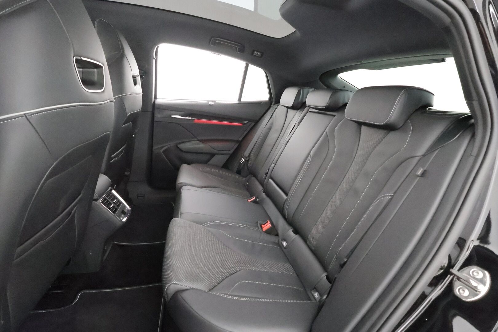 SKODA ENYAQ 2025 85iV Coupe RS 4x4 250kW - ACC | ILP | Koukku | Canton | HUD | Lasikatto | 360-Kamera | Muistipenkit | Keyless