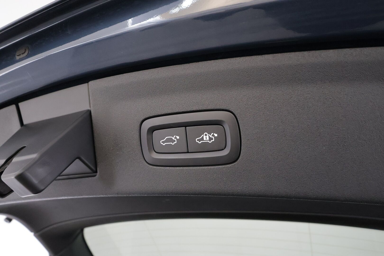 POLESTAR 2 2023 Long Range Single Motor * ILP / Lasikatto / H&K / Muistipenkki / LED / Navi / Keyless / Ratinlämmitin * - Merkkihuollettu