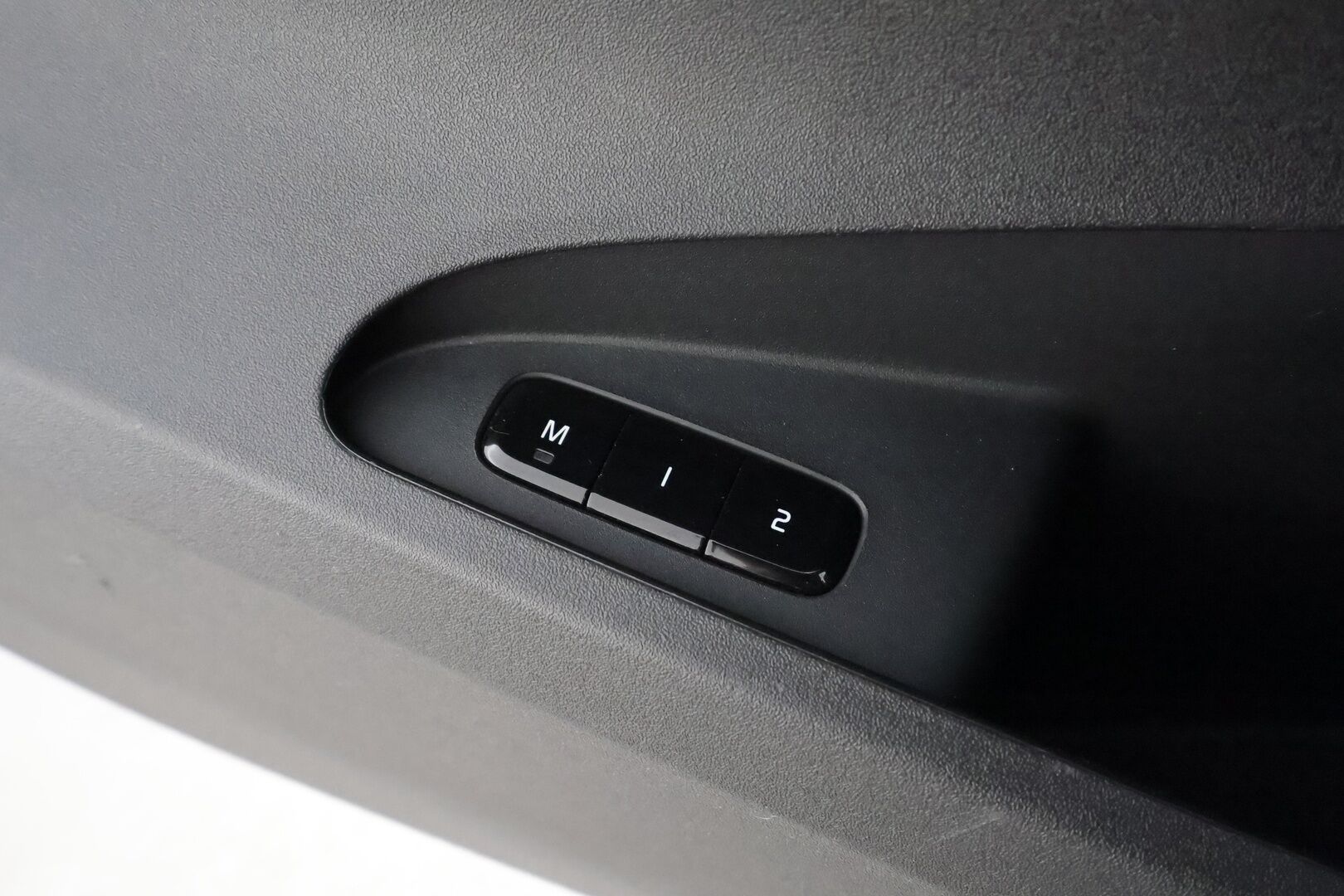 POLESTAR 2 2023 Long Range Single Motor * ILP / Lasikatto / H&K / Muistipenkki / LED / Navi / Keyless / Ratinlämmitin * - Merkkihuollettu
