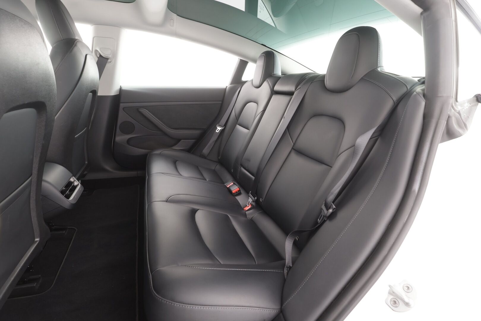 TESLA MODEL 3 2023 Performance Dual Motor - | ILP | ACC | Lasikatto | Matrix-LED | P.Kamera | Muistipenkki | Premium Audio | Navi | Keyless | Kahdet renkaat aluvanteilla |