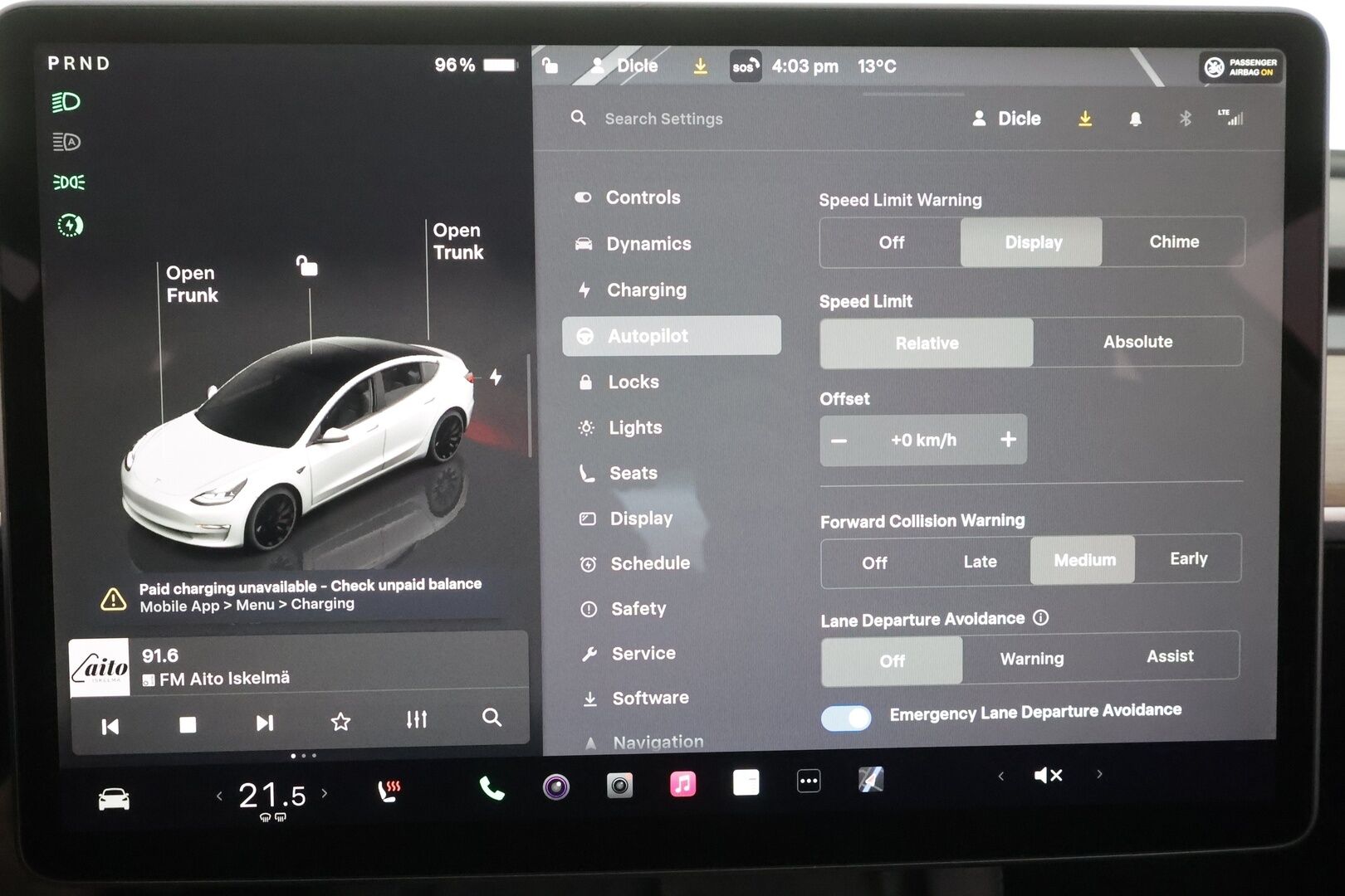 TESLA MODEL 3 2023 Performance Dual Motor - | ILP | ACC | Lasikatto | Matrix-LED | P.Kamera | Muistipenkki | Premium Audio | Navi | Keyless | Kahdet renkaat aluvanteilla |
