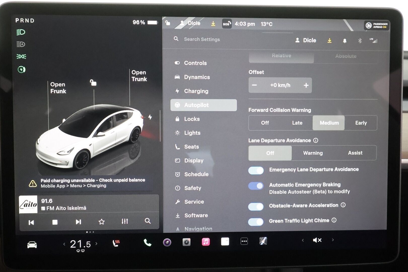 TESLA MODEL 3 2023 Performance Dual Motor - | ILP | ACC | Lasikatto | Matrix-LED | P.Kamera | Muistipenkki | Premium Audio | Navi | Keyless | Kahdet renkaat aluvanteilla |