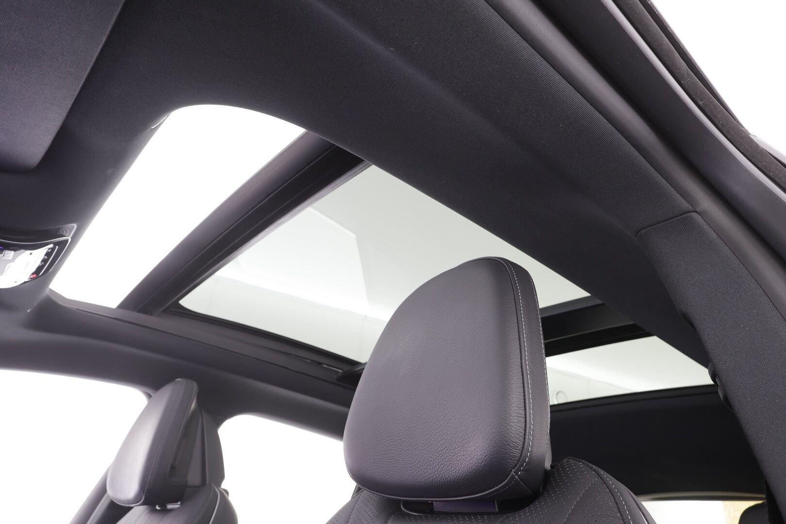 MERCEDES-BENZ EQE SUV 2023 350 4Matic - | Distronic+ | Hyperscreen | ILP | Koukku | Burmester | Panorama | Digital Light | 360° | Muistinahat | Ratinlämmitin | Navi | Keyless | Kahdet renkaat aluvanteilla | Huippuvarusteet |