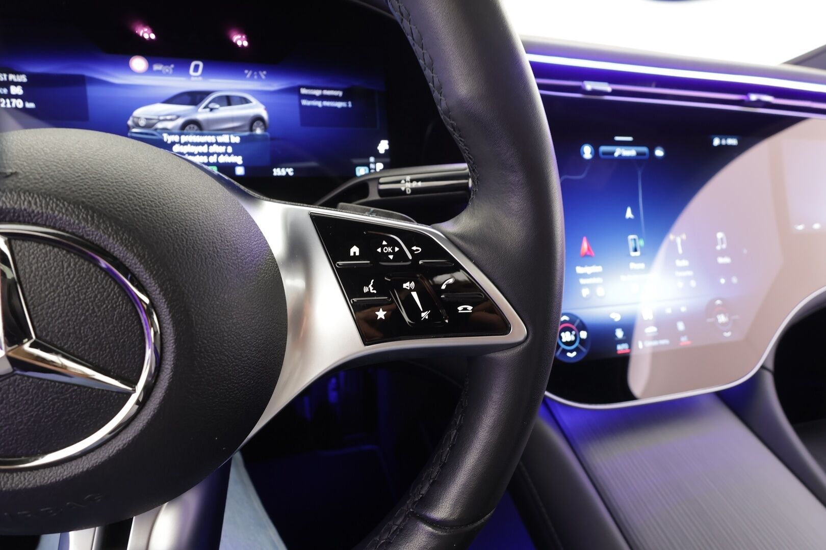 MERCEDES-BENZ EQE SUV 2023 350 4Matic - | Distronic+ | Hyperscreen | ILP | Koukku | Burmester | Panorama | Digital Light | 360° | Muistinahat | Ratinlämmitin | Navi | Keyless | Kahdet renkaat aluvanteilla | Huippuvarusteet |