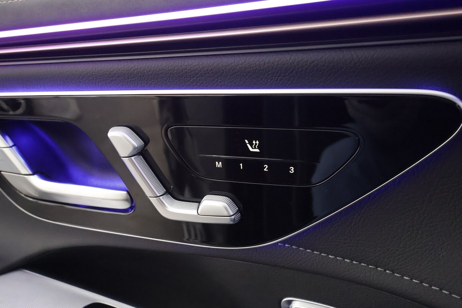 MERCEDES-BENZ EQE SUV 2023 350 4Matic - | Distronic+ | Hyperscreen | ILP | Koukku | Burmester | Panorama | Digital Light | 360° | Muistinahat | Ratinlämmitin | Navi | Keyless | Kahdet renkaat aluvanteilla | Huippuvarusteet |