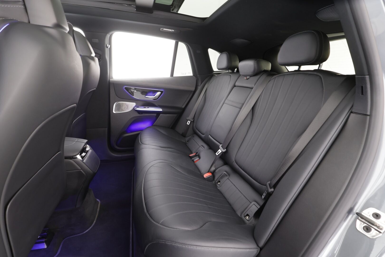 MERCEDES-BENZ EQE SUV 2023 350 4Matic - | Distronic+ | Hyperscreen | ILP | Koukku | Burmester | Panorama | Digital Light | 360° | Muistinahat | Ratinlämmitin | Navi | Keyless | Kahdet renkaat aluvanteilla | Huippuvarusteet |