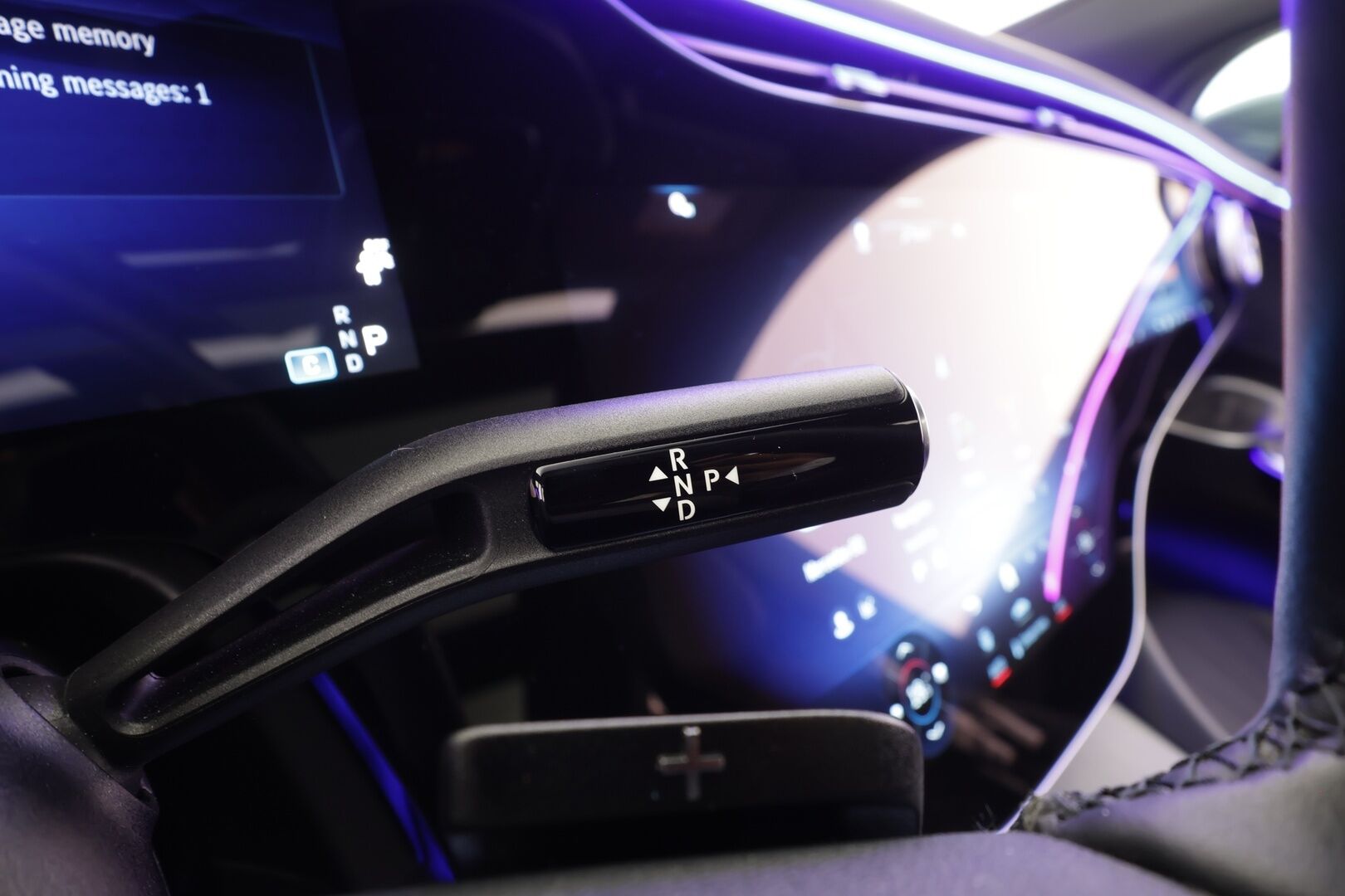 MERCEDES-BENZ EQE SUV 2023 350 4Matic - | Distronic+ | Hyperscreen | ILP | Koukku | Burmester | Panorama | Digital Light | 360° | Muistinahat | Ratinlämmitin | Navi | Keyless | Kahdet renkaat aluvanteilla | Huippuvarusteet |