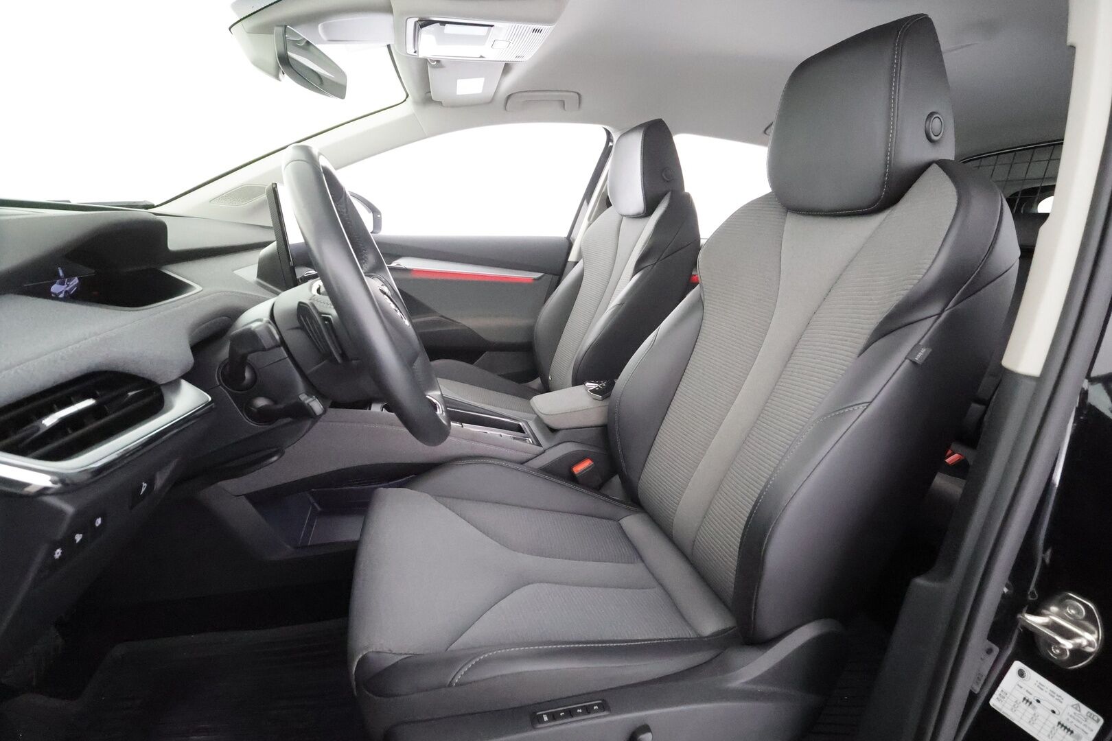 SKODA ENYAQ 2023 80x 4x4 iV - Lämpöpumppu | Koukku | Matrix LED | ACC | Peruutuskamera | Puolinahkasisusta | Muistipenkki | Ratinlämmitys | Huippuvarusteet!