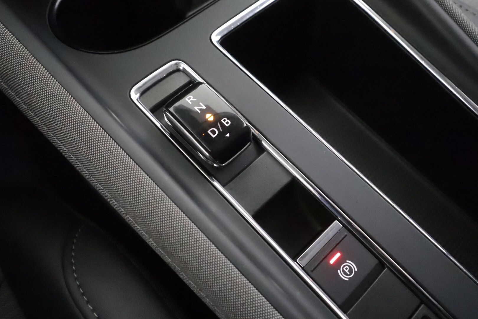 SKODA ENYAQ 2023 80x 4x4 iV - Lämpöpumppu | Koukku | Matrix LED | ACC | Peruutuskamera | Puolinahkasisusta | Muistipenkki | Ratinlämmitys | Huippuvarusteet!