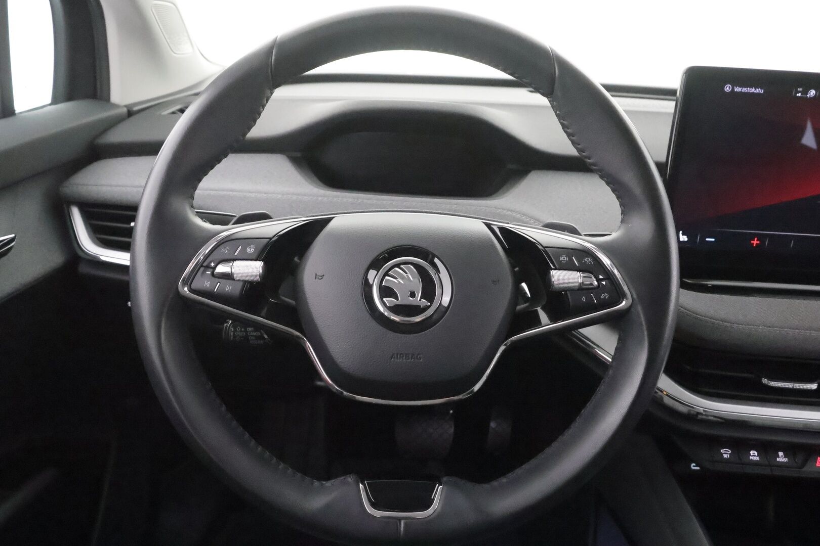 SKODA ENYAQ 2023 80x 4x4 iV - Lämpöpumppu | Koukku | Matrix LED | ACC | Peruutuskamera | Puolinahkasisusta | Muistipenkki | Ratinlämmitys | Huippuvarusteet!