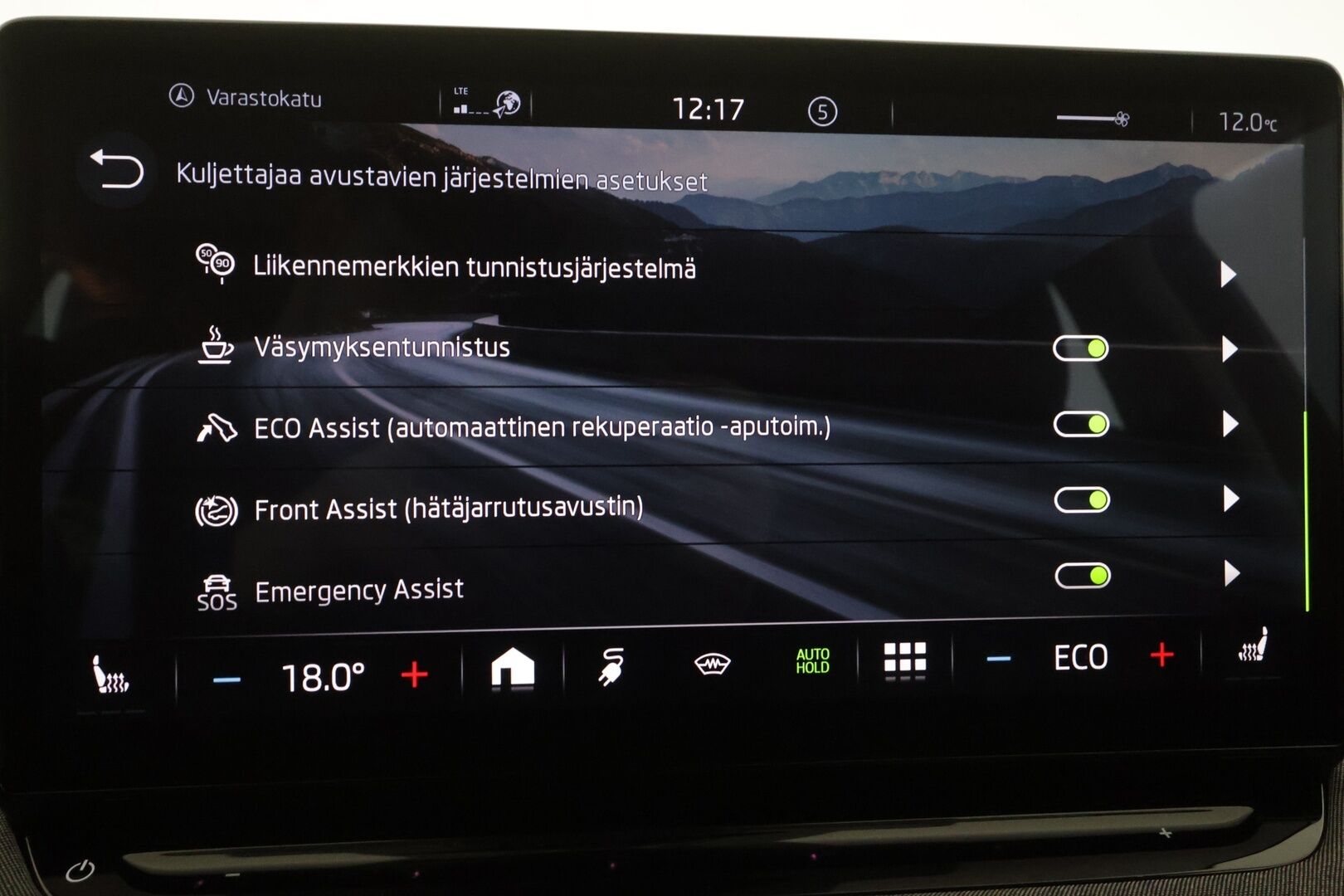 SKODA ENYAQ 2023 80x 4x4 iV - Lämpöpumppu | Koukku | Matrix LED | ACC | Peruutuskamera | Puolinahkasisusta | Muistipenkki | Ratinlämmitys | Huippuvarusteet!