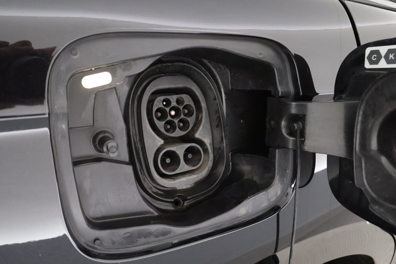 SKODA ENYAQ 2023 80x 4x4 iV - Lämpöpumppu | Koukku | Matrix LED | ACC | Peruutuskamera | Puolinahkasisusta | Muistipenkki | Ratinlämmitys | Huippuvarusteet!