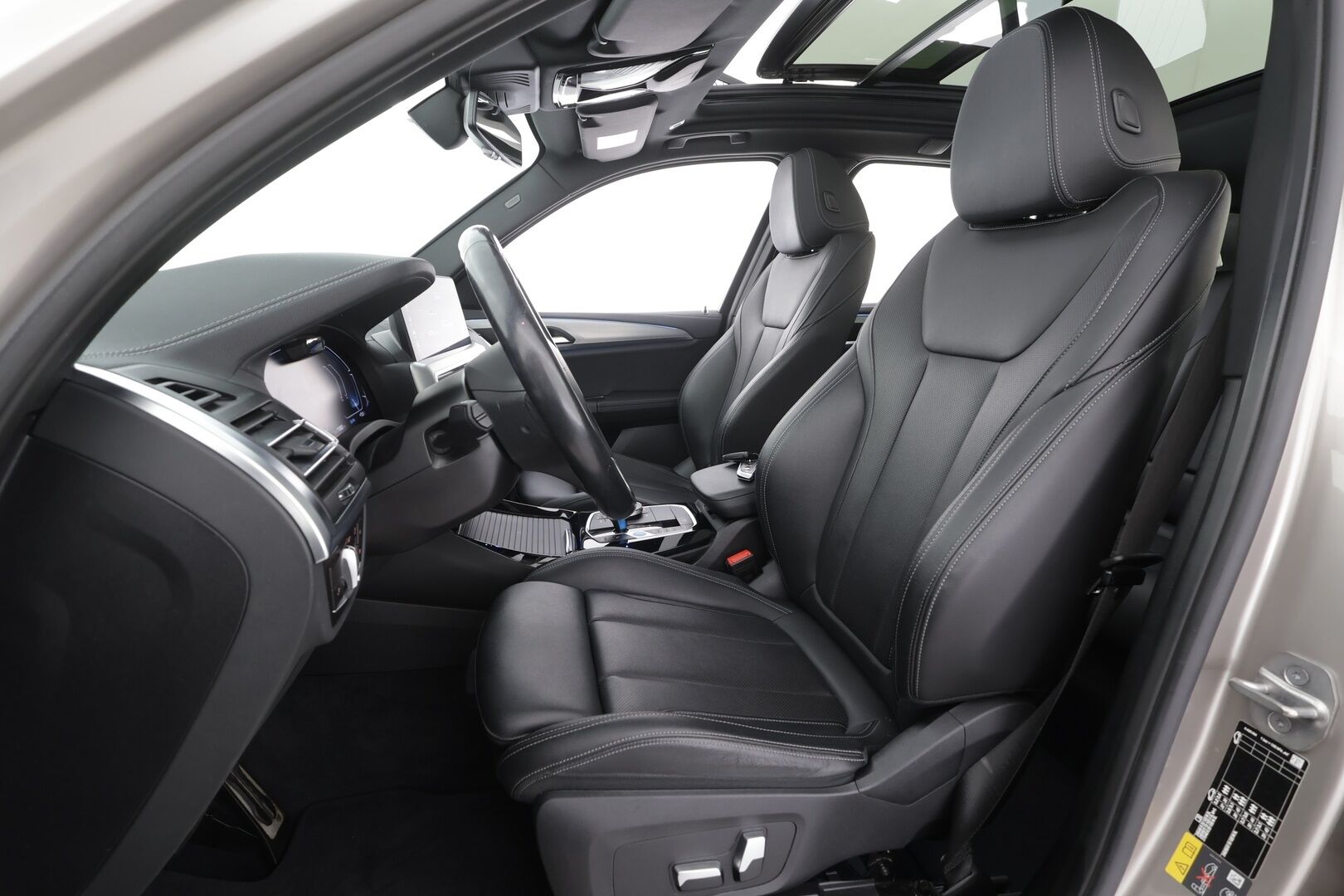 BMW IX3 2023 M-Sport - ACC | Koukku | Panorama | Muistipenkki | Adapt.LED | Sporttinahat | Navi | Adapt.Alusta | P.Kamera | Kahdet renkaat aluvanteilla | Merkkihuollettu