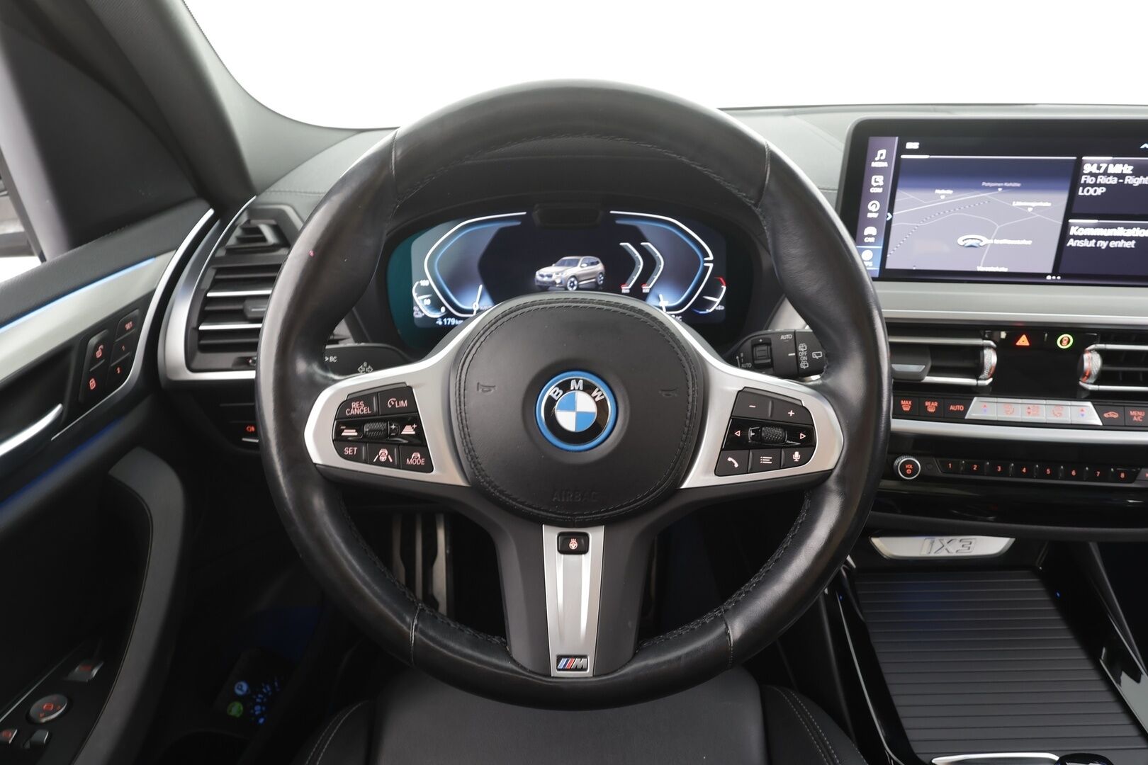 BMW IX3 2023 M-Sport - ACC | Koukku | Panorama | Muistipenkki | Adapt.LED | Sporttinahat | Navi | Adapt.Alusta | P.Kamera | Kahdet renkaat aluvanteilla | Merkkihuollettu