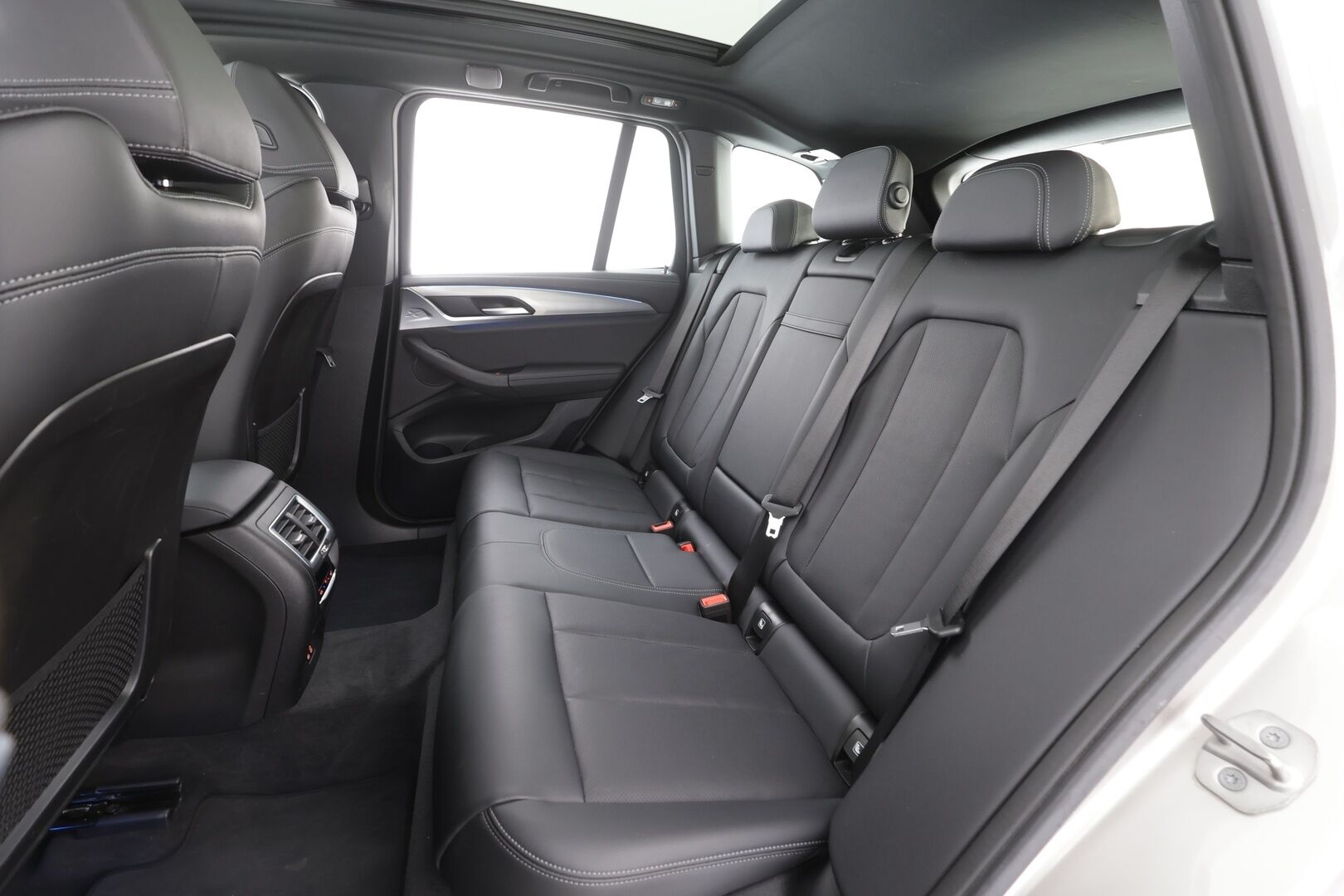 BMW IX3 2023 M-Sport - ACC | Koukku | Panorama | Muistipenkki | Adapt.LED | Sporttinahat | Navi | Adapt.Alusta | P.Kamera | Kahdet renkaat aluvanteilla | Merkkihuollettu