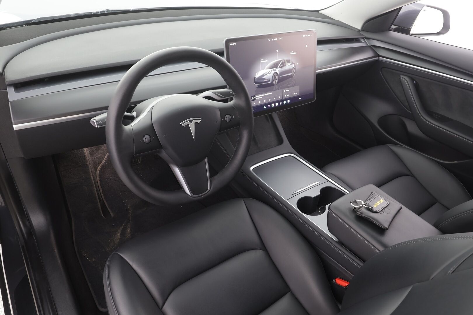 TESLA MODEL 3 2022 Long Range - | Koukku | ILP | ACC | Lasikatto | Matrix-LED | P.Kamera | Muistipenkki | Premium Audio | Navi | Keyless | 2x Latauskaapelit | Suomi-auto |