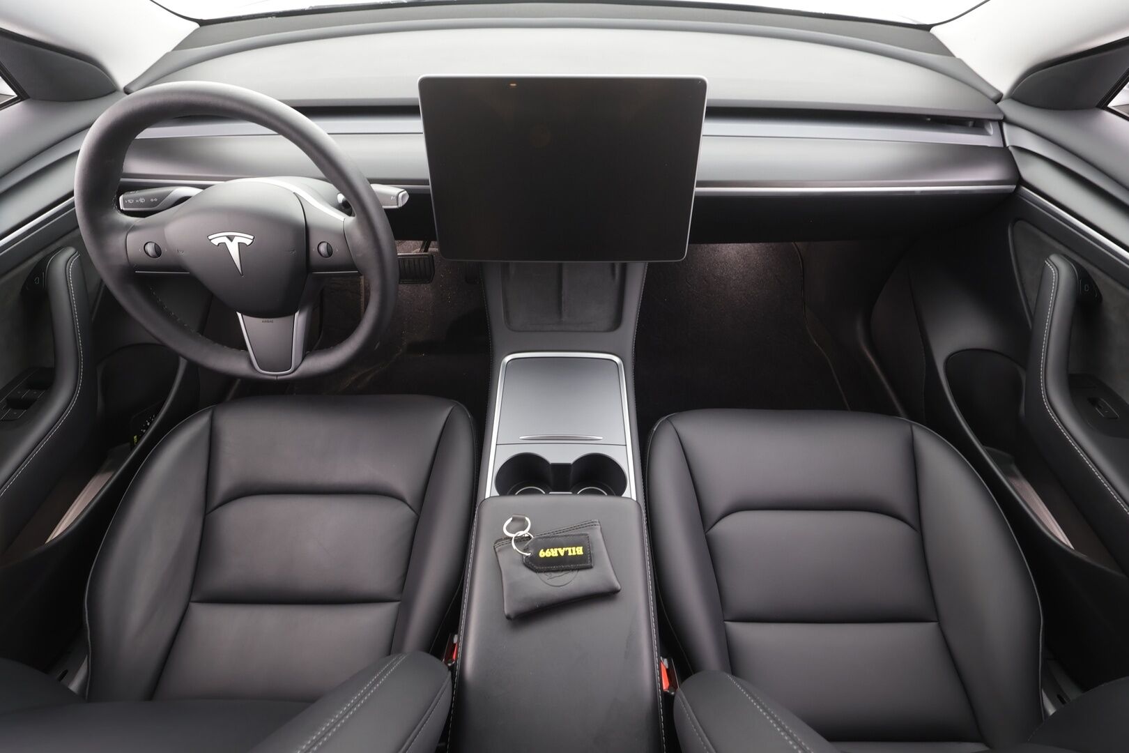 TESLA MODEL 3 2022 Long Range - | Koukku | ILP | ACC | Lasikatto | Matrix-LED | P.Kamera | Muistipenkki | Premium Audio | Navi | Keyless | 2x Latauskaapelit | Suomi-auto |