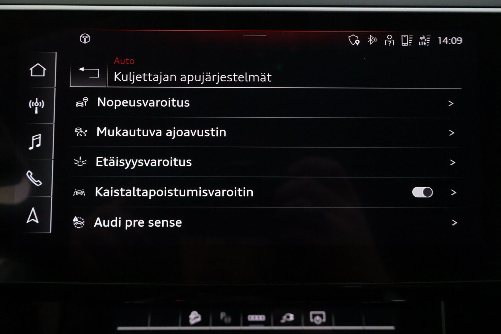 Audi Q8 e-tron 2024 Q8 50 e-tron Quattro Advanced - | ACC | P. Kamera | MMI Navi Plus | Muistipenkki kuskilla | Nahkasisusta | Audi Sound System | LED | Merkkihuollettu |