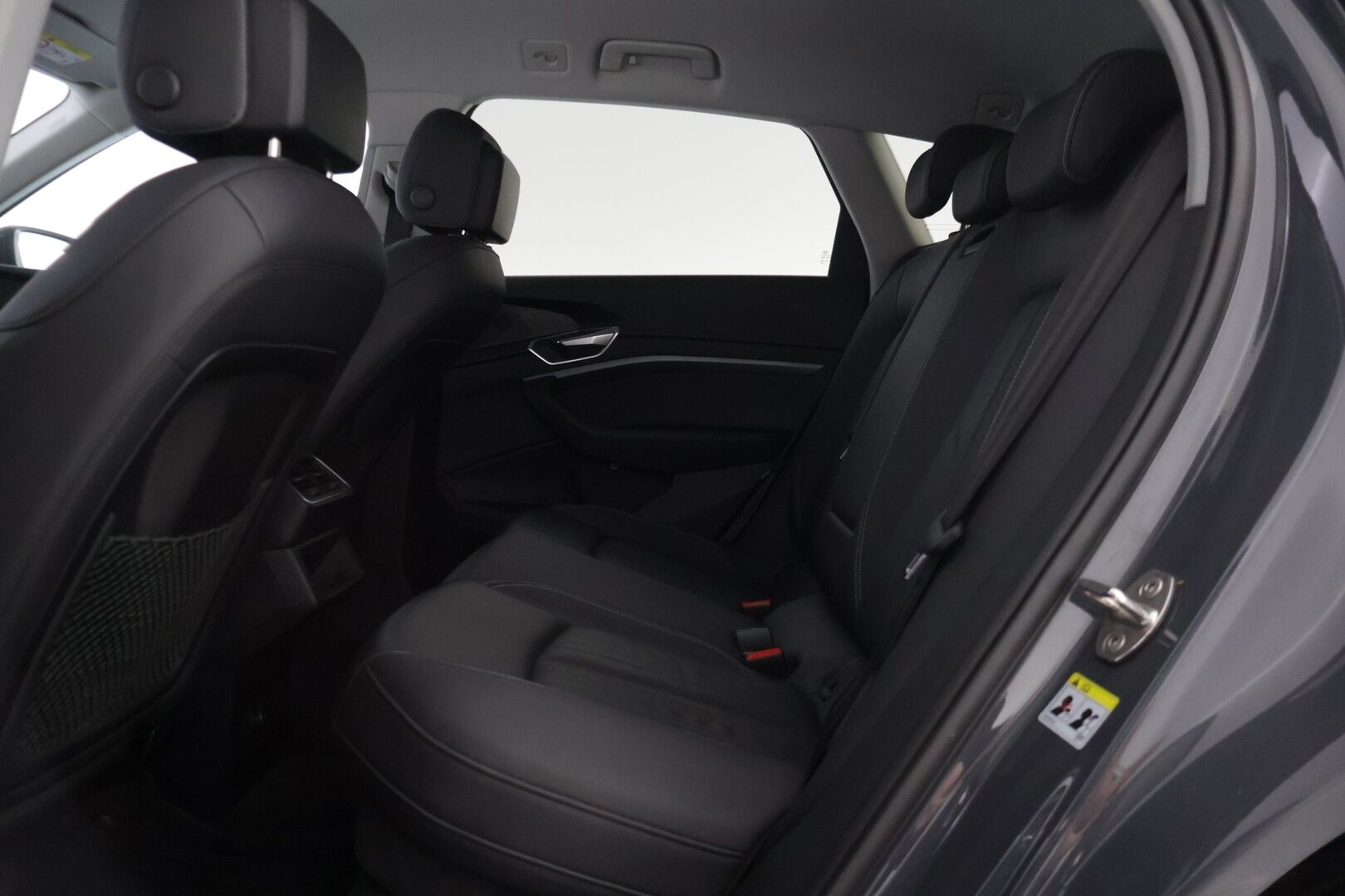 Audi Q8 e-tron 2024 Q8 50 e-tron Quattro Advanced - | ACC | P. Kamera | MMI Navi Plus | Muistipenkki kuskilla | Nahkasisusta | Audi Sound System | LED | Merkkihuollettu |
