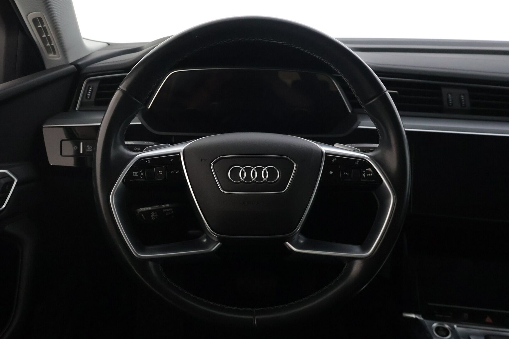 Audi Q8 e-tron 2024 Q8 50 e-tron Quattro Advanced - | ACC | P. Kamera | MMI Navi Plus | Muistipenkki kuskilla | Nahkasisusta | Audi Sound System | LED | Merkkihuollettu |