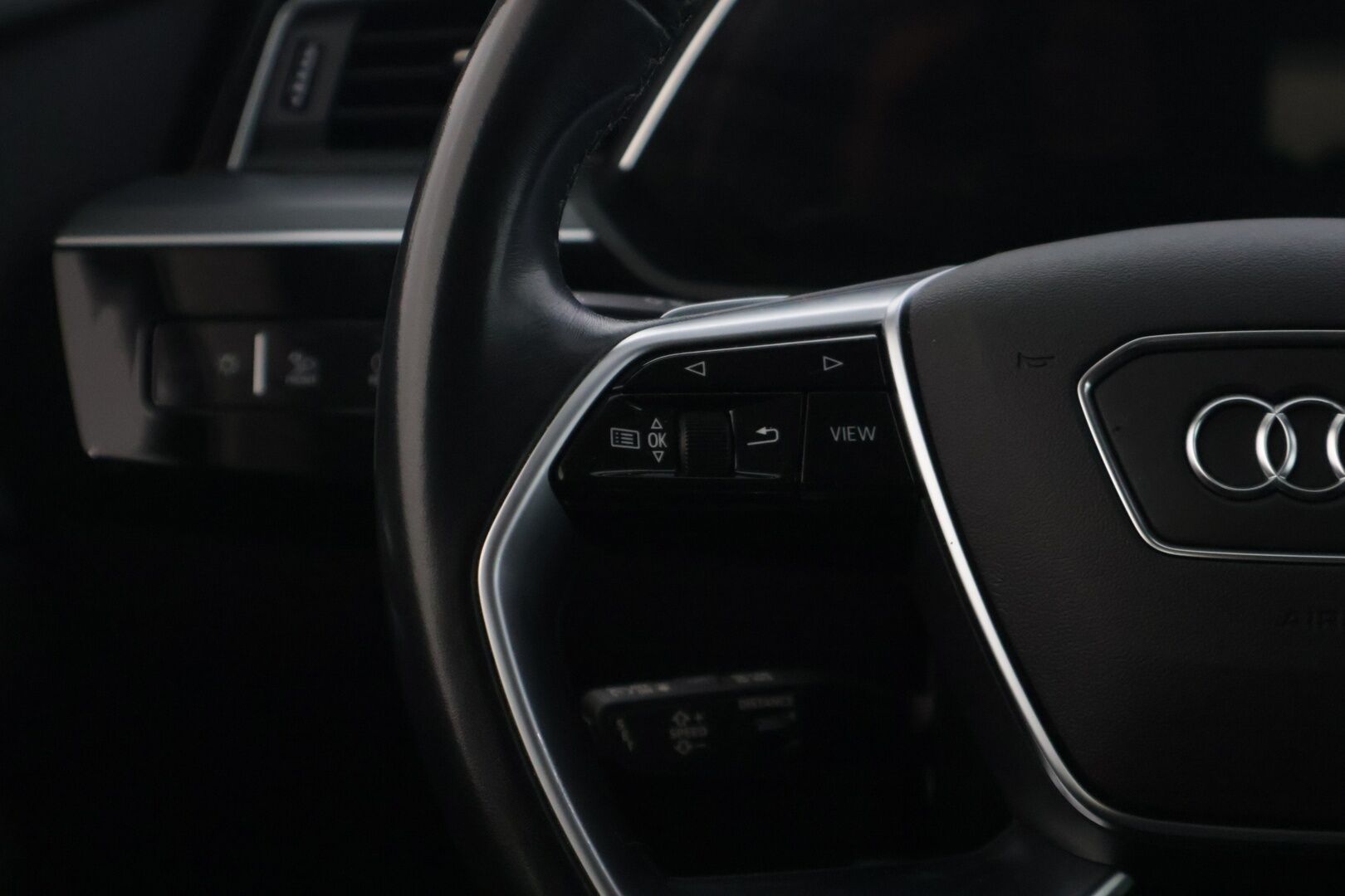 Audi Q8 e-tron 2024 Q8 50 e-tron Quattro Advanced - | ACC | P. Kamera | MMI Navi Plus | Muistipenkki kuskilla | Nahkasisusta | Audi Sound System | LED | Merkkihuollettu |