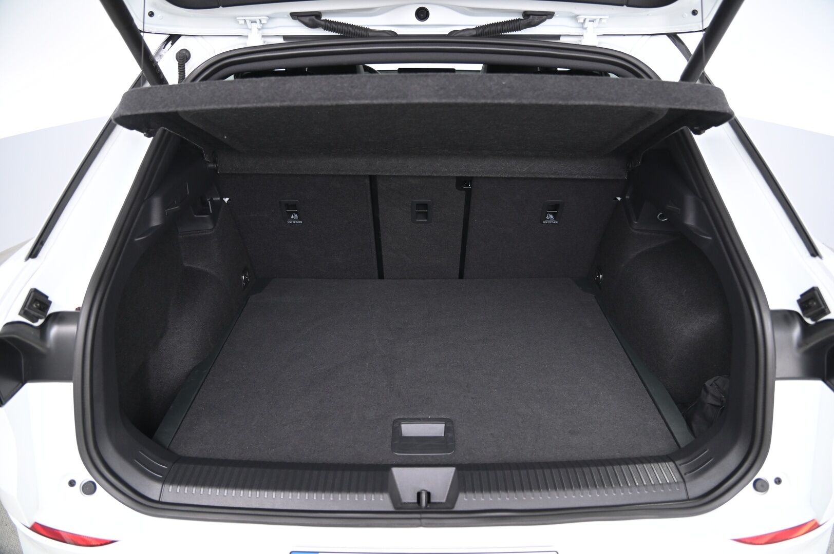Volkswagen T-Roc 2026 R-Line 1,5 eTSI 110 kW (MHEV) DSG-automaatti |