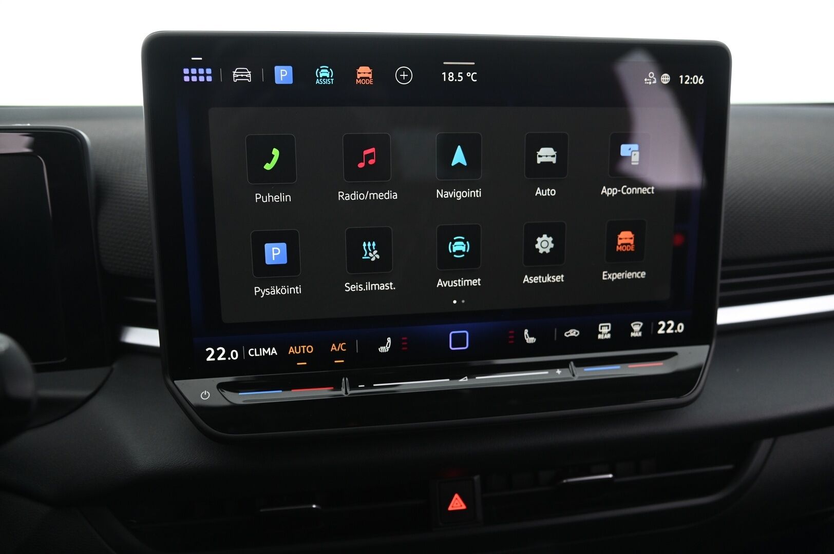 Volkswagen T-Roc 2026 R-Line 1,5 eTSI 110 kW (MHEV) DSG-automaatti |