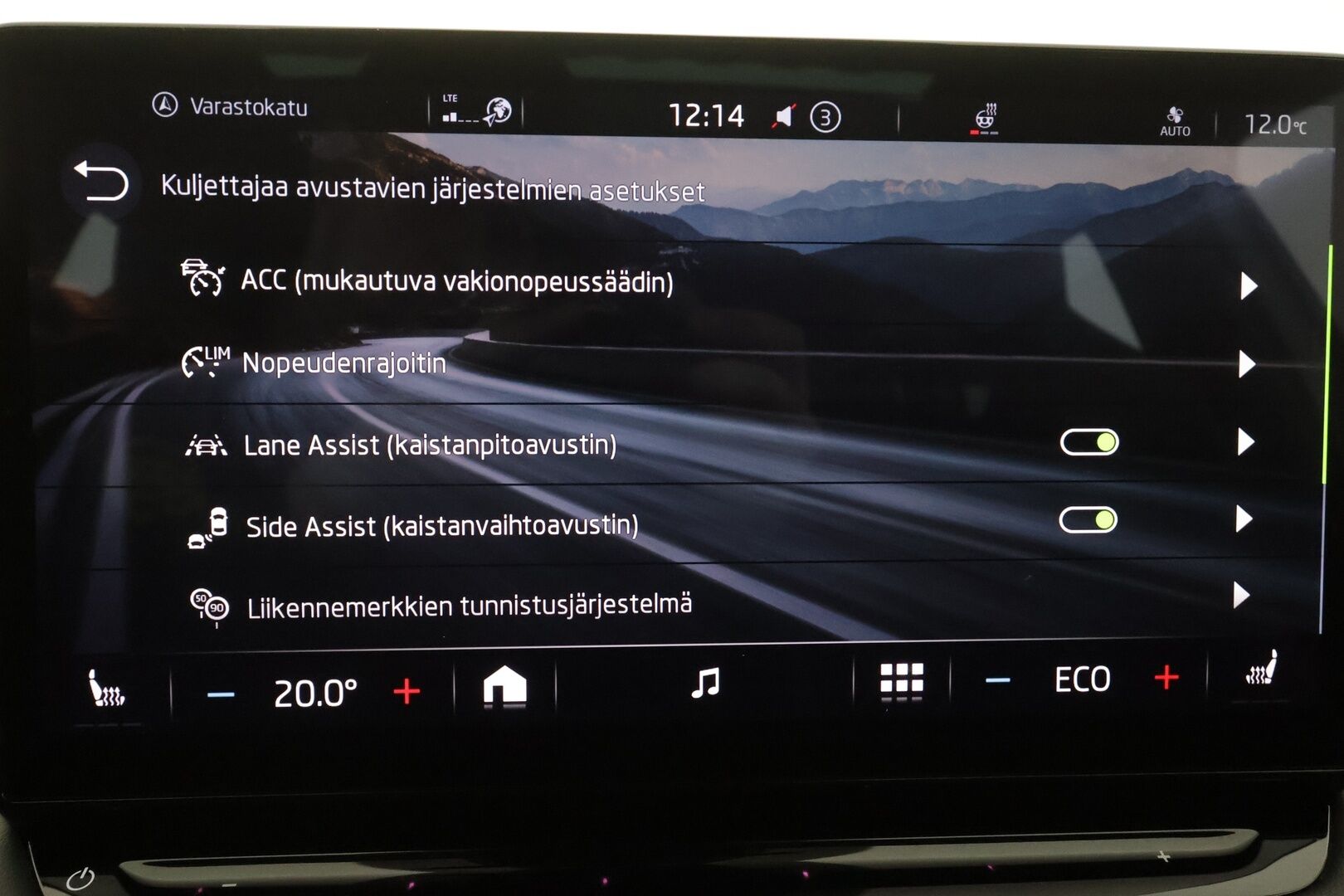 Skoda Enyaq 2022 Coupe 80x 4x4 Sportline iV * ACC / ILP / Koukku / HUD / Panorama / Matrix-LED / P.kamera * - Kahdet Renkaat