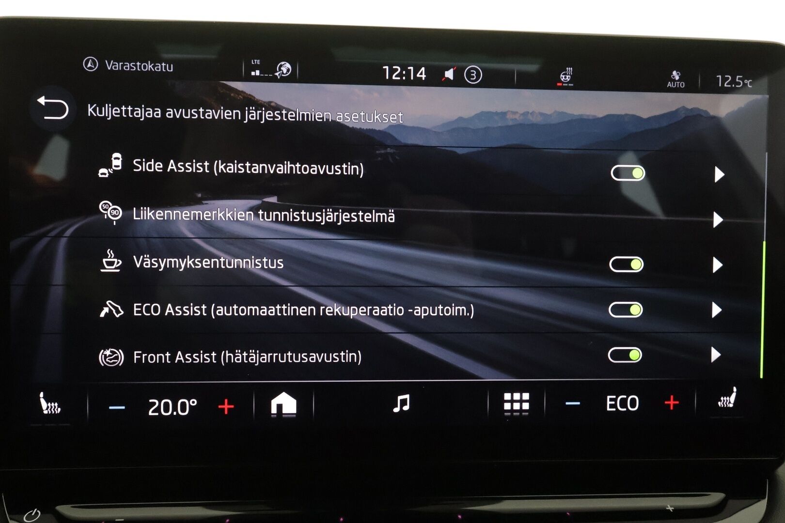 Skoda Enyaq 2022 Coupe 80x 4x4 Sportline iV * ACC / ILP / Koukku / HUD / Panorama / Matrix-LED / P.kamera * - Kahdet Renkaat