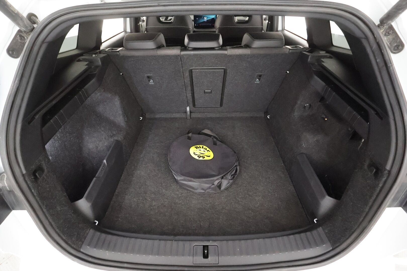 Skoda Enyaq 2022 Coupe 80x 4x4 Sportline iV * ACC / ILP / Koukku / HUD / Panorama / Matrix-LED / P.kamera * - Kahdet Renkaat