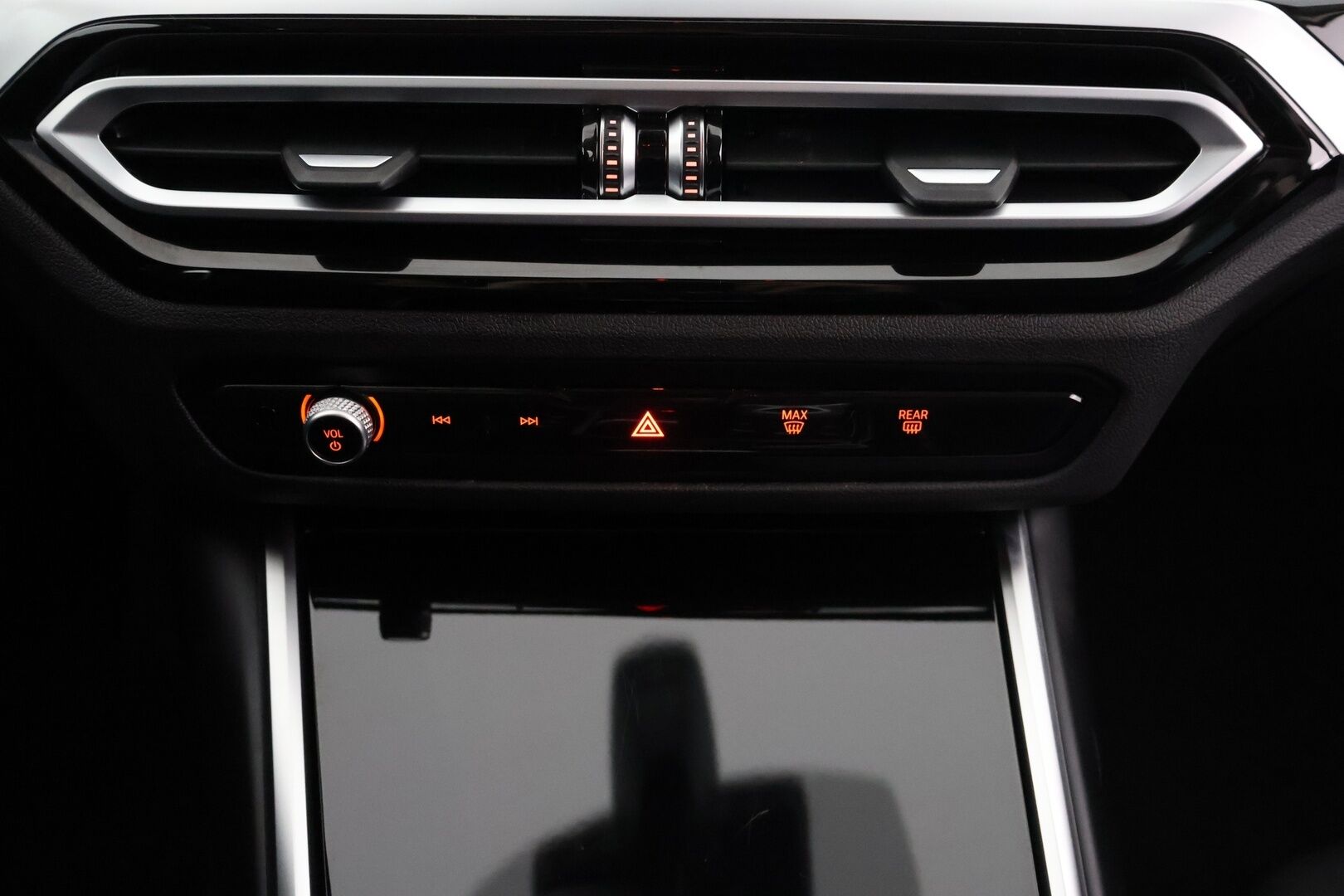 BMW i4 2024 eDrive40 Charged - ACC | Vetokoukku | 360-Kamera | Katveavustin | HiFi | LED | Sporttipenkit 
