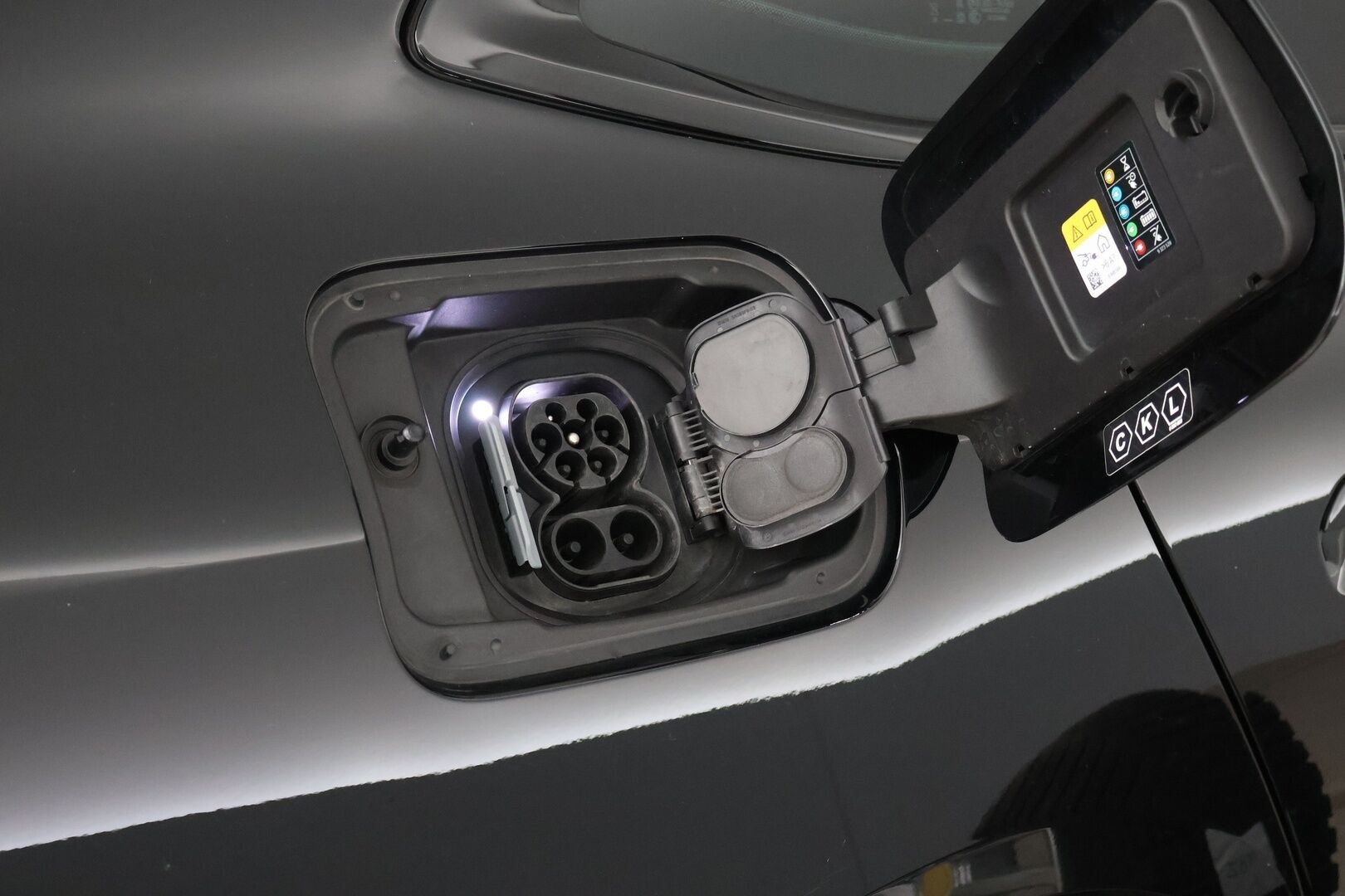 BMW i4 2024 eDrive40 Charged - ACC | Vetokoukku | 360-Kamera | Katveavustin | HiFi | LED | Sporttipenkit 