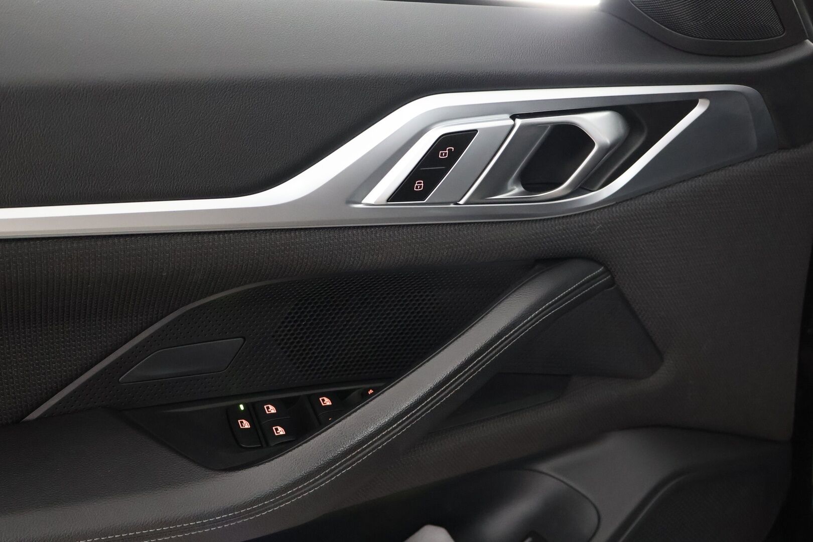 BMW i4 2024 eDrive40 Charged - ACC | Vetokoukku | 360-Kamera | Katveavustin | HiFi | LED | Sporttipenkit 