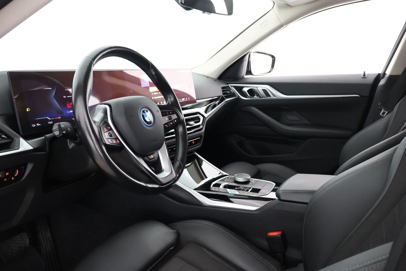 BMW i4 2024 eDrive40 Charged - ACC | Vetokoukku | 360-Kamera | Katveavustin | HiFi | LED | Sporttipenkit 