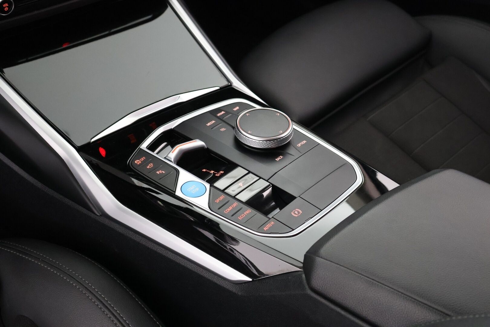 BMW i4 2024 eDrive40 Charged - ACC | Vetokoukku | 360-Kamera | Katveavustin | HiFi | LED | Sporttipenkit 