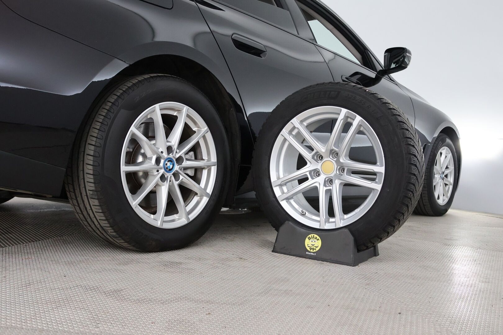 BMW i4 2024 eDrive40 Charged - ACC | Vetokoukku | 360-Kamera | Katveavustin | HiFi | LED | Sporttipenkit 