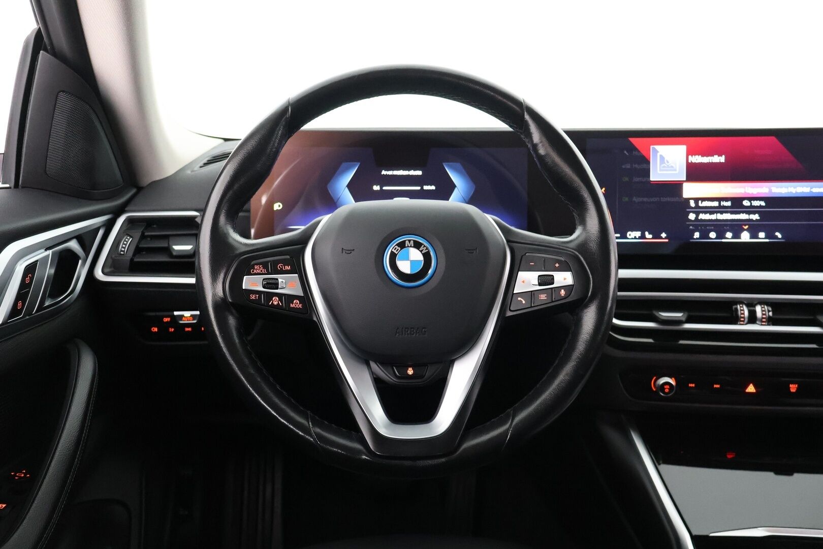 BMW i4 2024 eDrive40 Charged - ACC | Vetokoukku | 360-Kamera | Katveavustin | HiFi | LED | Sporttipenkit 