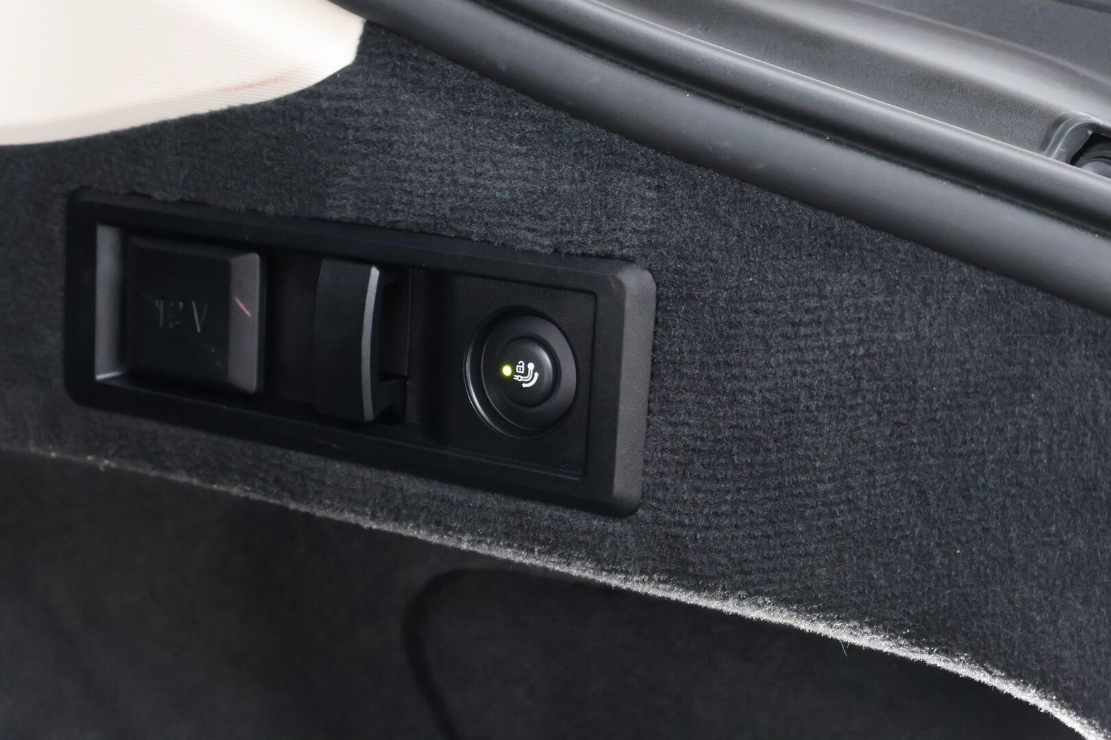BMW i4 2024 eDrive40 Charged - ACC | Vetokoukku | 360-Kamera | Katveavustin | HiFi | LED | Sporttipenkit 