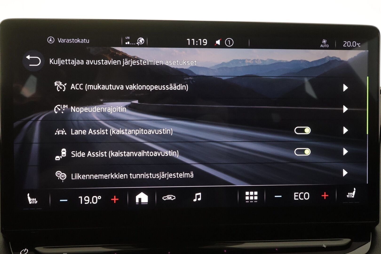 Skoda Enyaq 2022 80x 4x4 iV Sportline - | ACC | ILP | Crystal Light Matrix-LED | P.Kamera | Keyless | Puolinahat | Apple&Android | Merkkihuollettu | Kahdet Renkaat | Koti & Kauppalaturi |