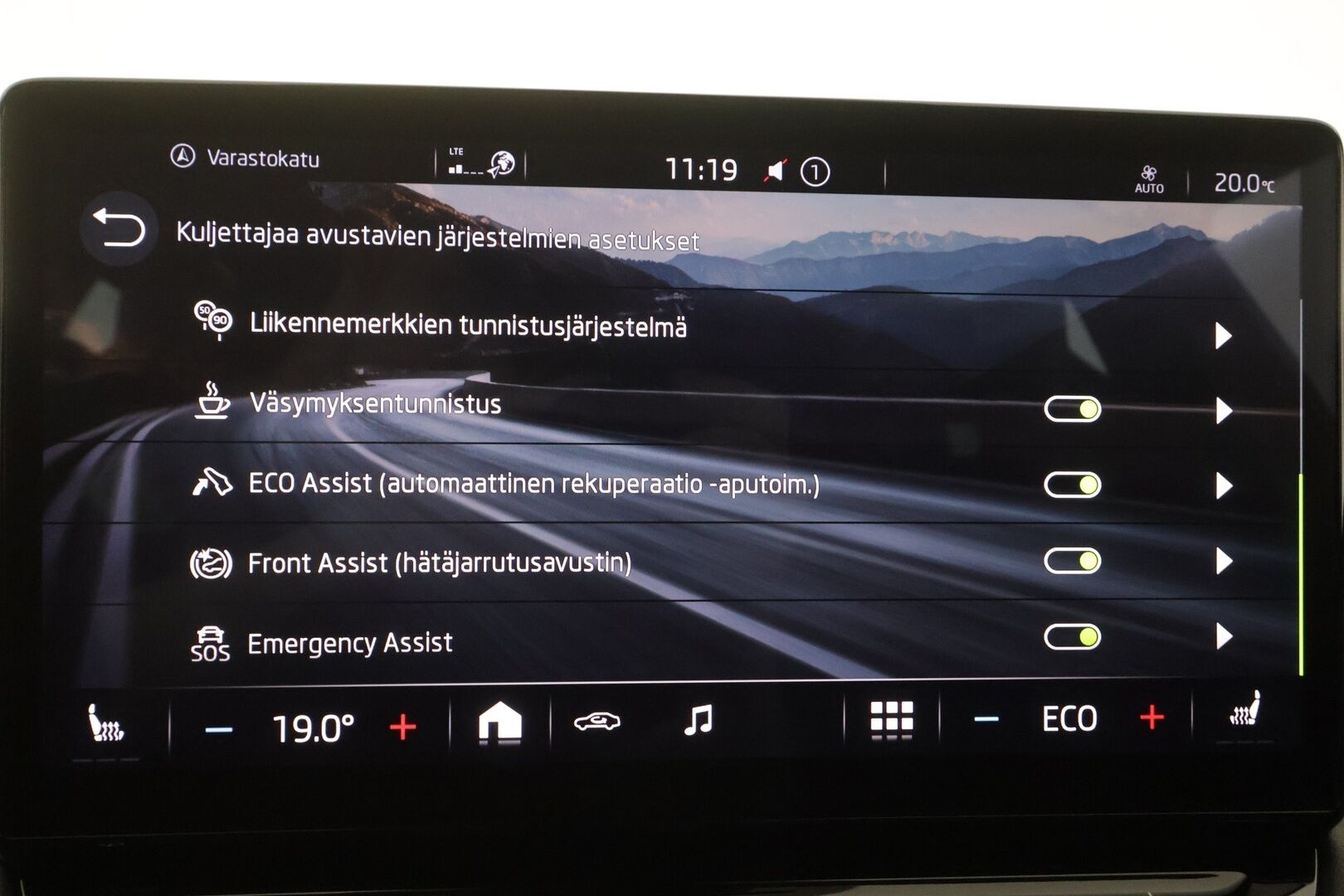 Skoda Enyaq 2022 80x 4x4 iV Sportline - | ACC | ILP | Crystal Light Matrix-LED | P.Kamera | Keyless | Puolinahat | Apple&Android | Merkkihuollettu | Kahdet Renkaat | Koti & Kauppalaturi |