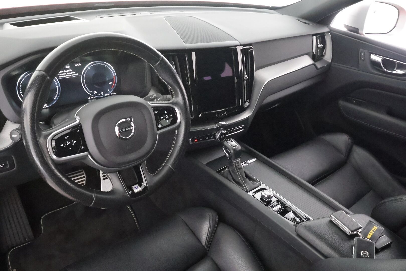 Volvo XC60 2018 T5 AWD R-Design aut. - | Pilot assist | Webasto | HUD | Full-LED | muistipenkki | Keyless | High performance audio | Merkkihuollettu | Kahdet Renkaat |