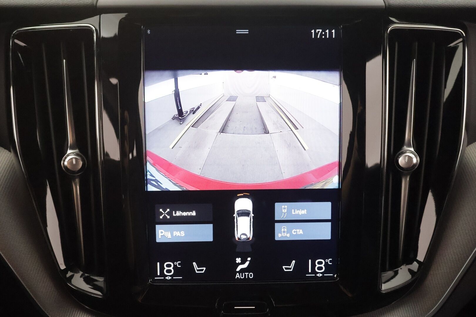Volvo XC60 2018 T5 AWD R-Design aut. - | Pilot assist | Webasto | HUD | Full-LED | muistipenkki | Keyless | High performance audio | Merkkihuollettu | Kahdet Renkaat |