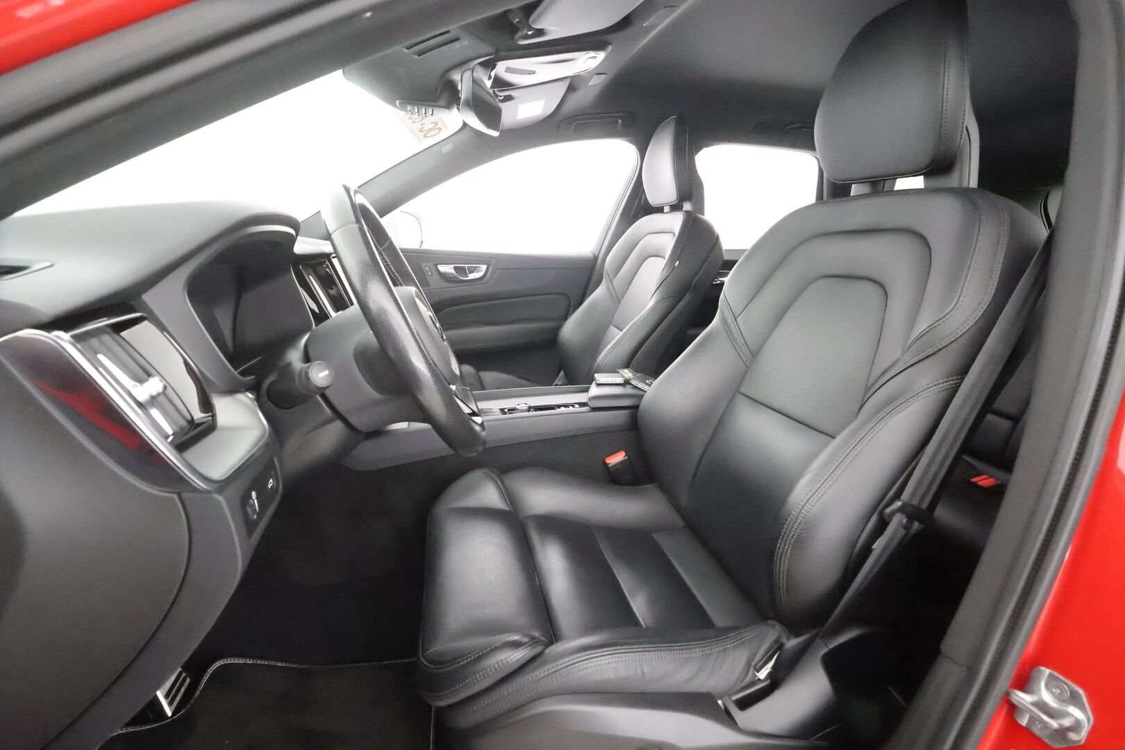 Volvo XC60 2018 T5 AWD R-Design aut. - | Pilot assist | Webasto | HUD | Full-LED | muistipenkki | Keyless | High performance audio | Merkkihuollettu | Kahdet Renkaat |