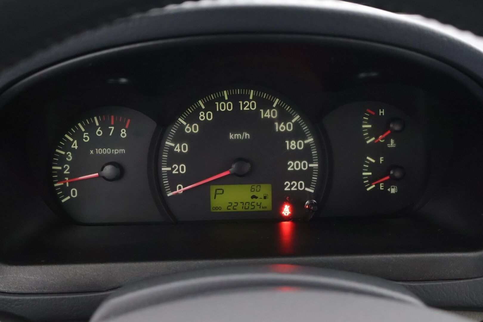 Kia Cerato 2005 4D CERATO SEDAN 1.6 AUTOMATIC ** YritysOutlet - Myydään vain yrityksille - Huoltohistoria / Juuri katsastettu / 2 renkaat / Vetokoukku * 