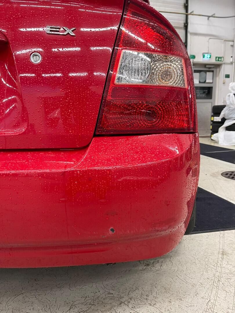 Kia Cerato 2005 4D CERATO SEDAN 1.6 AUTOMATIC ** YritysOutlet - Myydään vain yrityksille - Huoltohistoria / Juuri katsastettu / 2 renkaat / Vetokoukku * 